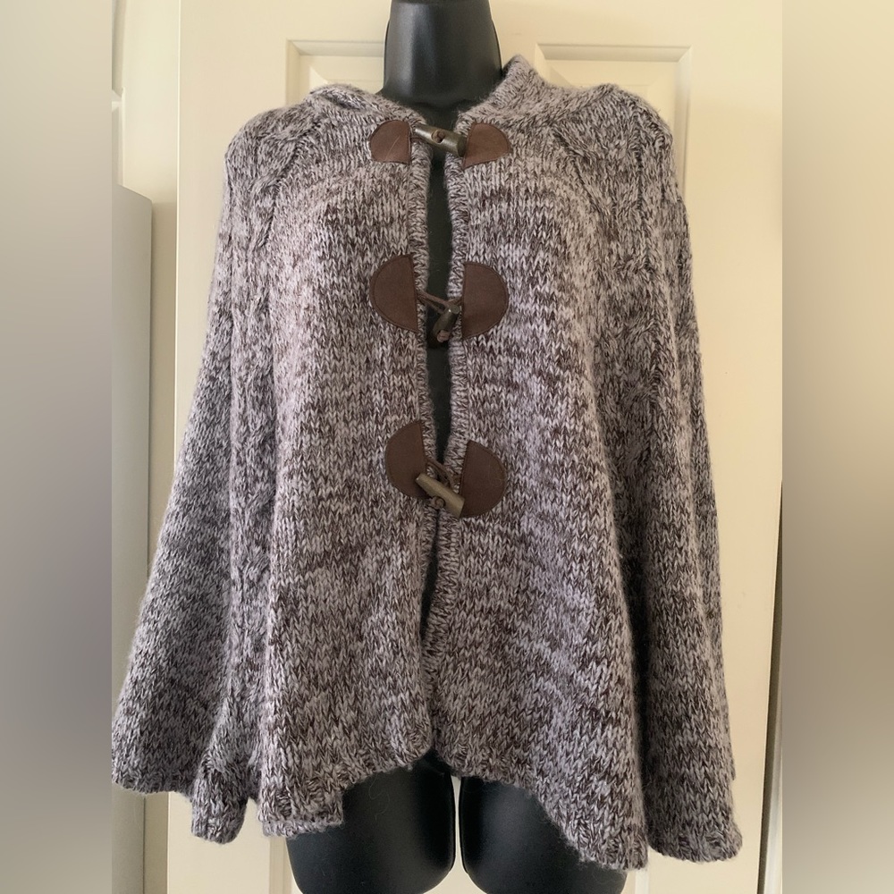 BCBGMAXAZRIA Capelet Hooded Poncho Sz Large